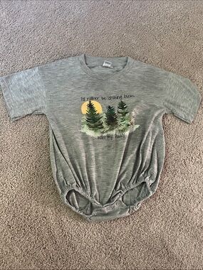 🍼Blanksful Gray Heather Woodland Graphic Short Sleeve Bubble Romper🍼